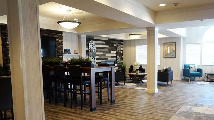 Microtel Inn & Suites by Wyndham York Lobby