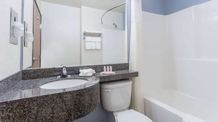 Microtel Inn & Suites Klamath Falls Room