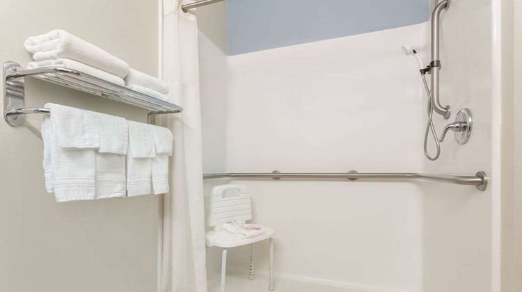 Microtel Inn & Suites Klamath Falls Room
