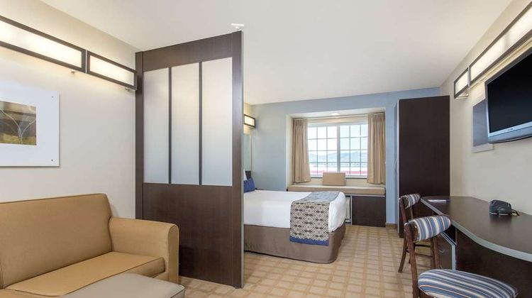 Microtel Inn & Suites Klamath Falls Suite