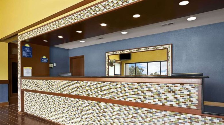<b>Days Inn Fayetteville-South/I-95 Exit 49 Lobby</b>. Images powered by <a href="https://iceportal.shijigroup.com/" title="IcePortal" target="_blank">IcePortal</a>.