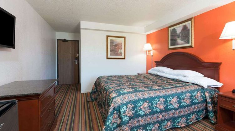 Knights Inn Ferguson Room