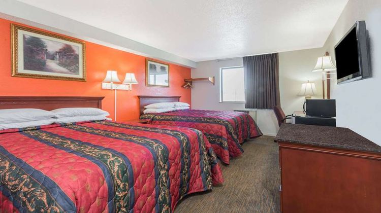 Knights Inn Ferguson Room
