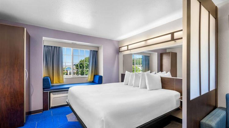 Microtel Inn & Suites by Wyndham Conway Suite