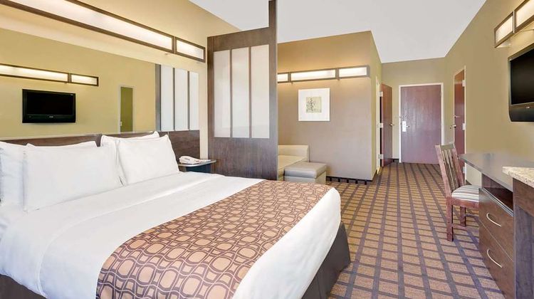 Microtel Inn & Suites by Wyndham Perry Room