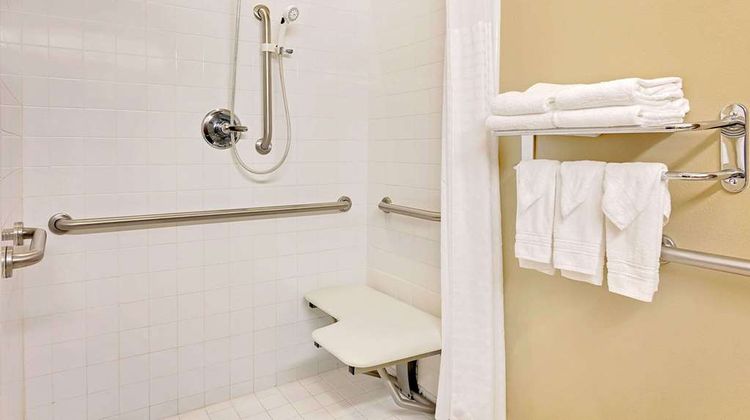 Microtel Inn & Suites by Wyndham Perry Room