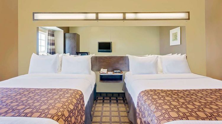 Microtel Inn & Suites by Wyndham Perry Room