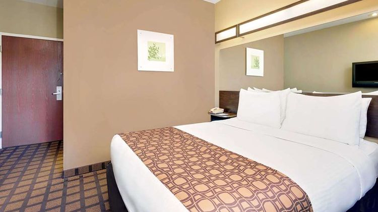 Microtel Inn & Suites by Wyndham Perry Room