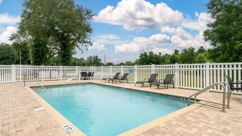 <b>Microtel Inn & Suites Brooksville Pool</b>. Images powered by <a href="https://iceportal.shijigroup.com/" title="IcePortal" target="_blank">IcePortal</a>.