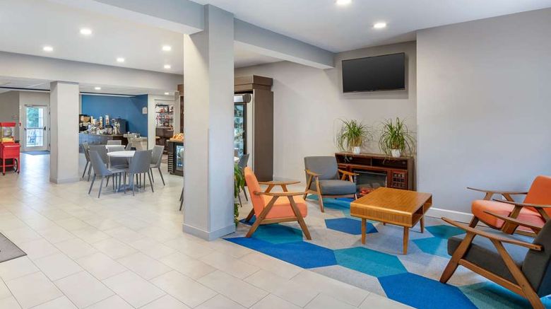 <b>Microtel Inn & Suites Brooksville Lobby</b>. Images powered by <a href="https://iceportal.shijigroup.com/" title="IcePortal" target="_blank">IcePortal</a>.