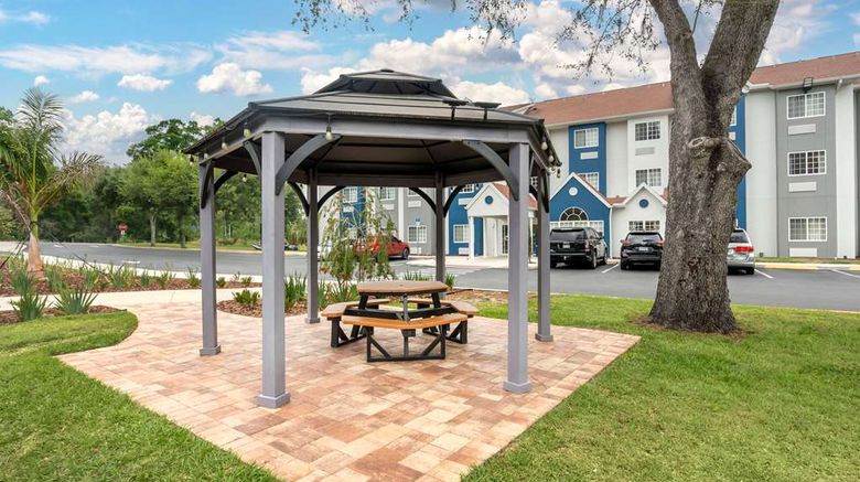 <b>Microtel Inn & Suites Brooksville Exterior</b>. Images powered by <a href="https://iceportal.shijigroup.com/" title="IcePortal" target="_blank">IcePortal</a>.