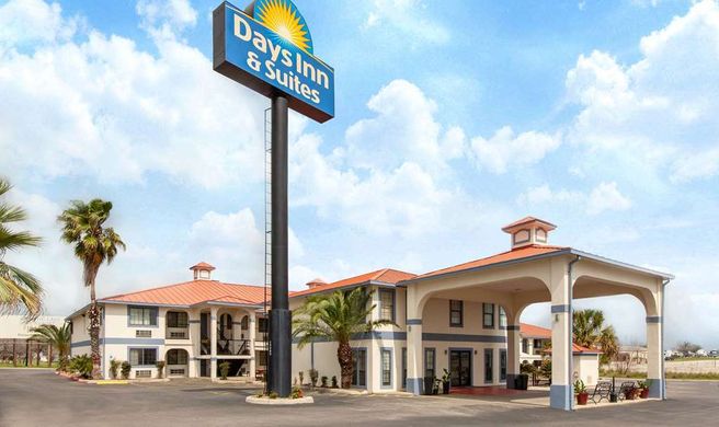 Days Inn & Suites Braunig Lake Exterior
