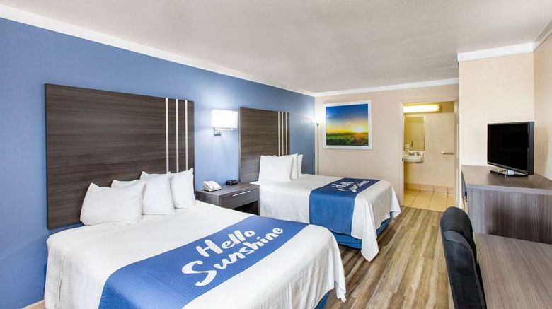 <b>Days Inn & Suites Braunig Lake Room</b>. Images powered by <a href="https://iceportal.shijigroup.com/" title="IcePortal" target="_blank">IcePortal</a>.