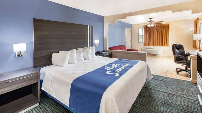 <b>Days Inn & Suites Braunig Lake Suite</b>. Images powered by <a href="https://iceportal.shijigroup.com/" title="IcePortal" target="_blank">IcePortal</a>.