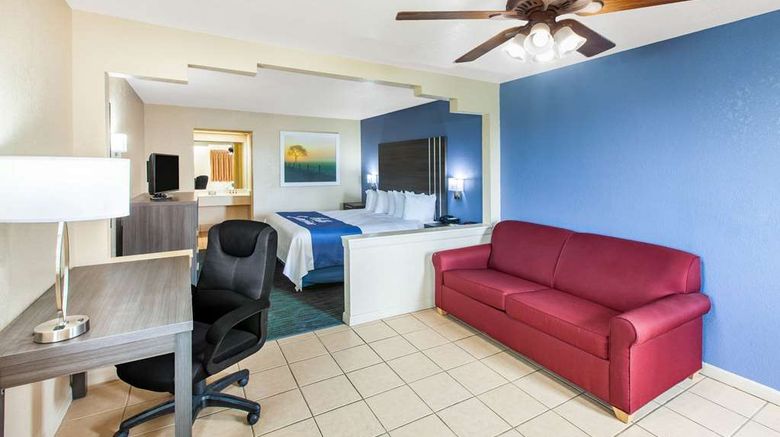 <b>Days Inn & Suites Braunig Lake Suite</b>. Images powered by <a href="https://iceportal.shijigroup.com/" title="IcePortal" target="_blank">IcePortal</a>.
