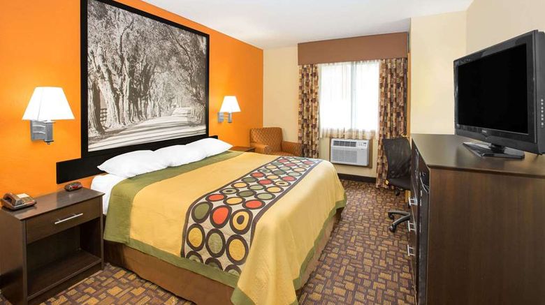 <b>Super 8 Clive/W Des Moines Room</b>. Images powered by <a href="https://iceportal.shijigroup.com/" title="IcePortal" target="_blank">IcePortal</a>.