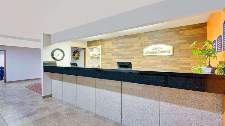 Howard Johnson Inn Waterloo/Cedar Falls Lobby