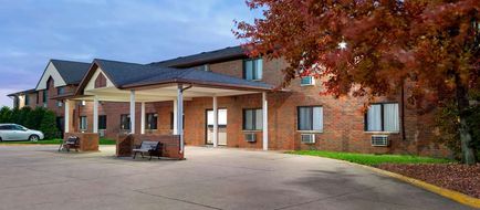Howard Johnson Inn Waterloo/Cedar Falls Exterior