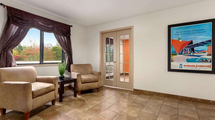 Howard Johnson Inn Waterloo/Cedar Falls Lobby