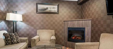 Baymont Inn & Suites Eau Claire Lobby