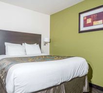 Baymont Inn & Suites Eau Claire Room