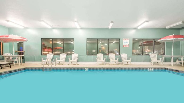 <b>Baymont Inn & Suites Eau Claire Pool</b>. Images powered by <a href="https://iceportal.shijigroup.com/" title="IcePortal" target="_blank">IcePortal</a>.
