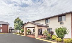 Baymont Inn & Suites Dubuque