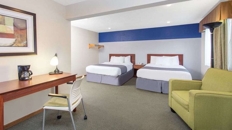 <b>Baymont Inn & Suites Dubuque Room</b>. Images powered by <a href="https://iceportal.shijigroup.com/" title="IcePortal" target="_blank">IcePortal</a>.