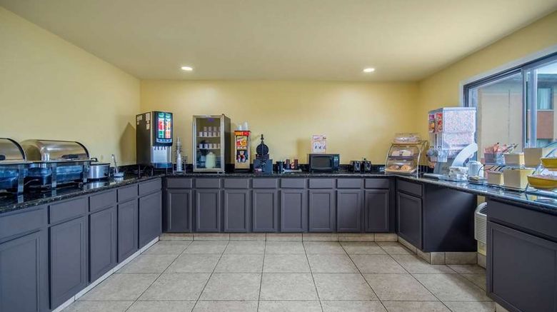 <b>Days Inn & Suites Waterloo Restaurant</b>. Images powered by <a href="https://iceportal.shijigroup.com/" title="IcePortal" target="_blank">IcePortal</a>.