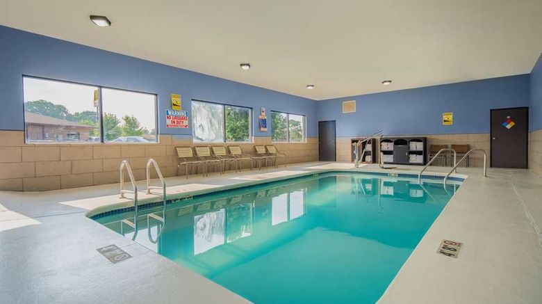 <b>Days Inn & Suites Waterloo Pool</b>. Images powered by <a href="https://iceportal.shijigroup.com/" title="IcePortal" target="_blank">IcePortal</a>.