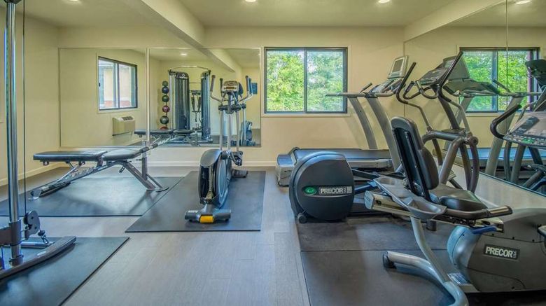 <b>Days Inn & Suites Waterloo Health</b>. Images powered by <a href="https://iceportal.shijigroup.com/" title="IcePortal" target="_blank">IcePortal</a>.