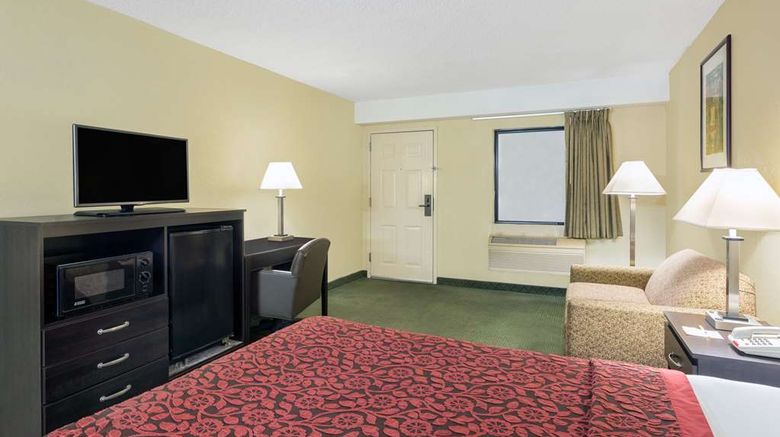 <b>Days Inn & Suites Columbia Airport Suite</b>. Images powered by <a href="https://iceportal.shijigroup.com/" title="IcePortal" target="_blank">IcePortal</a>.