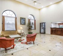 Days Inn & Suites Columbia Airport Lobby