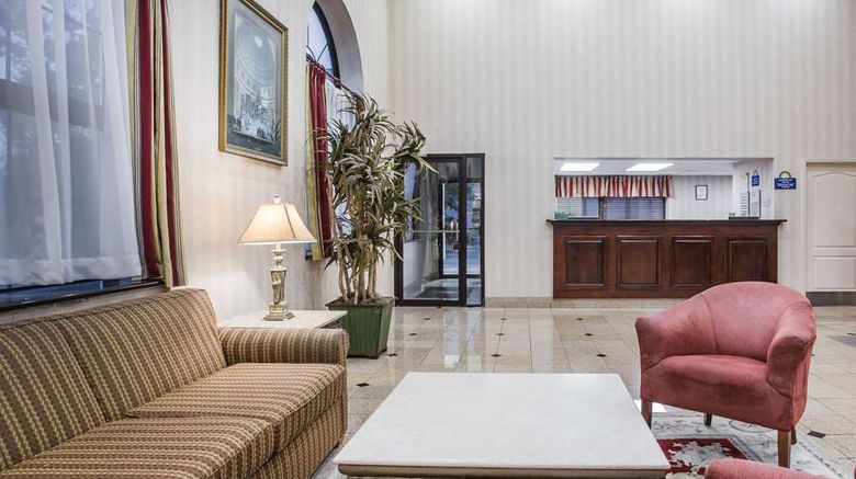 <b>Days Inn & Suites Columbia Airport Lobby</b>. Images powered by <a href="https://iceportal.shijigroup.com/" title="IcePortal" target="_blank">IcePortal</a>.