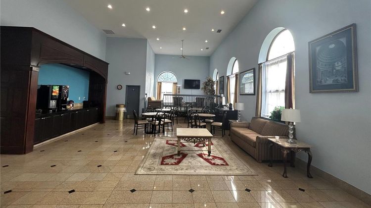 Days Inn & Suites Columbia Airport Lobby