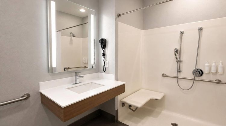 Microtel Inn & Suites by Wyndham Macon Room