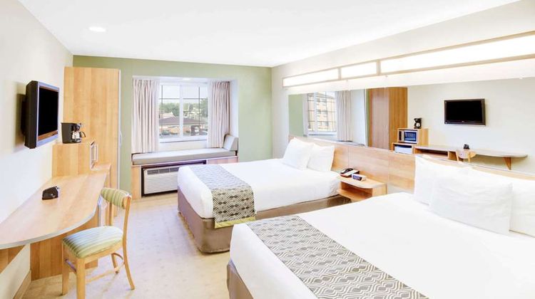 Microtel Inn & Suites Saraland Room