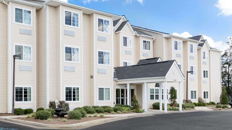 Microtel Inn & Suites by Wyndham Ozark Exterior