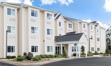 Microtel Inn & Suites by Wyndham Ozark