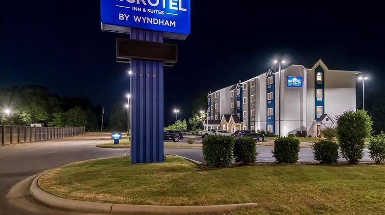 Microtel Inn & Suites by Wyndham Searcy Exterior