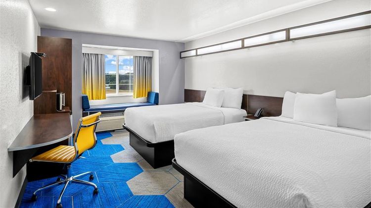 Microtel Inn & Suites by Wyndham Searcy Room