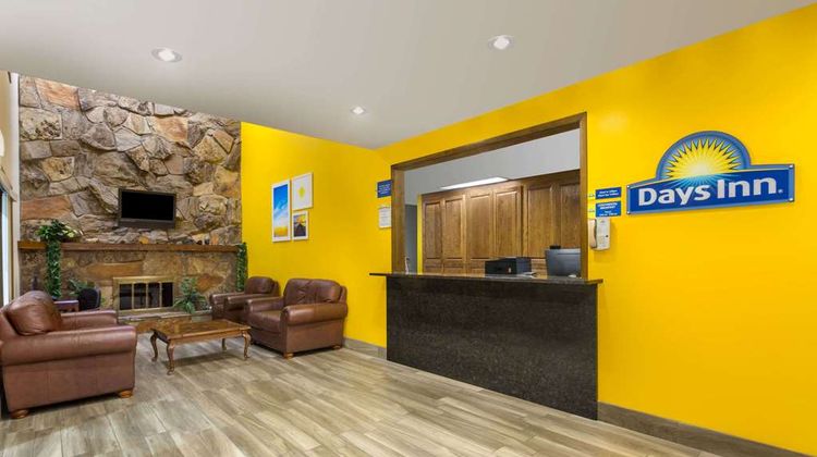 Days Inn Delta Lobby