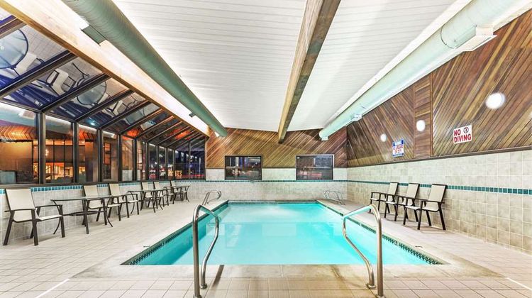 Days Inn & Suites Logan Pool