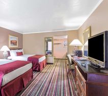 Days Inn & Suites Logan Room