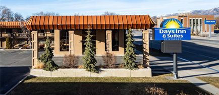 Days Inn & Suites Logan Exterior