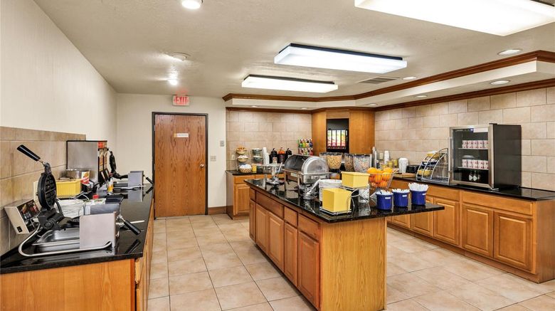<b>Days Inn & Suites Logan Restaurant</b>. Images powered by <a href="https://iceportal.shijigroup.com/" title="IcePortal" target="_blank">IcePortal</a>.