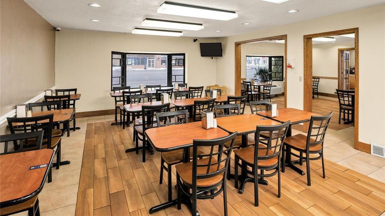 <b>Days Inn & Suites Logan Restaurant</b>. Images powered by <a href="https://iceportal.shijigroup.com/" title="IcePortal" target="_blank">IcePortal</a>.