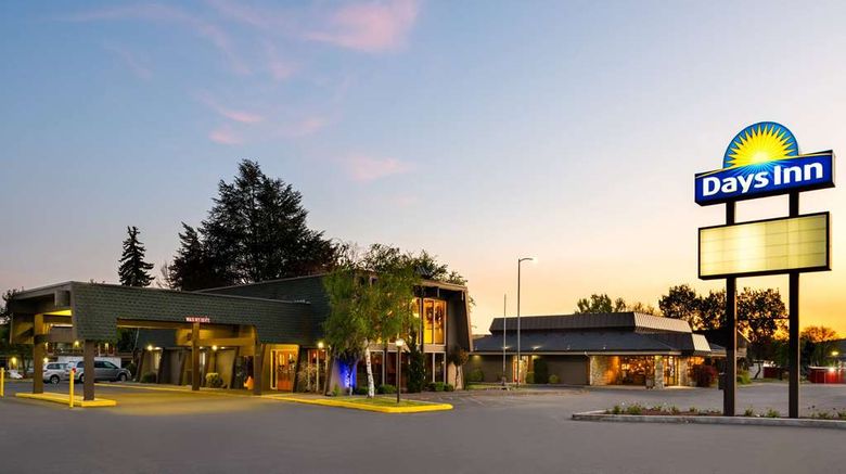<b>Days Inn Klamath Falls Exterior</b>. Images powered by <a href="https://iceportal.shijigroup.com/" title="IcePortal" target="_blank">IcePortal</a>.