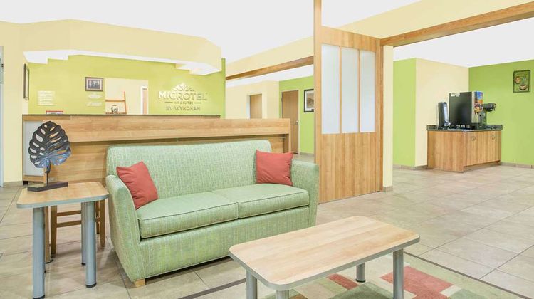 Microtel Inn & Suites Tuscumbia Lobby