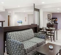 Microtel Inn & Suites by Wyndham Elkhart Lobby